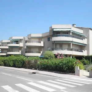 De 27 M² + 70 M² De Jardin à 100 M Des Plages Francia