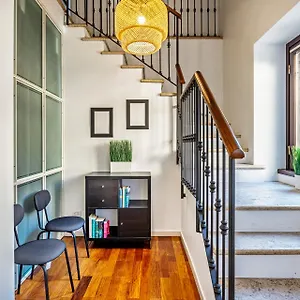  Apartment Elegant 2 Bedrooms Near Duomo Italy